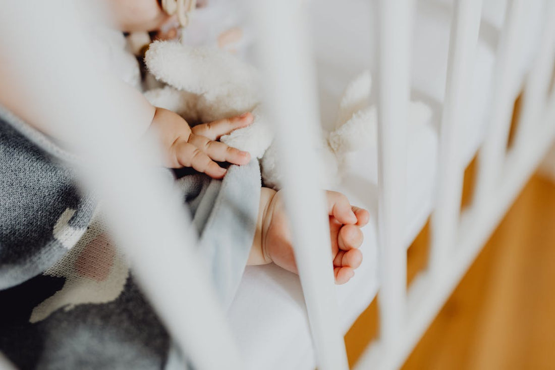 Ferber Method Sleep Training Guide with Mattress Miracle
