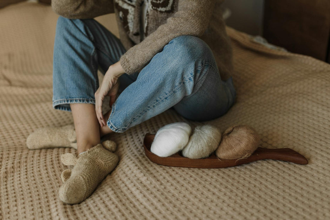 Winter Blankets Canada: Which Materials Keep You Warmest from Mattress Miracle