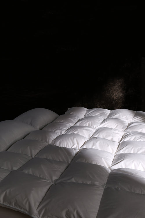 Sopron White Goose Down Duvet | 850 Loft | 700TC | Made in Canada