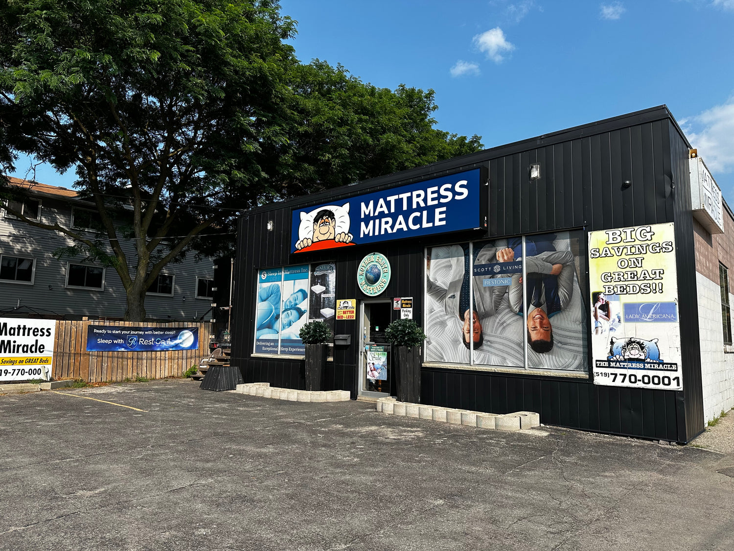 mattress miracle side view of front store in brantford 441 1/2 west st brantford