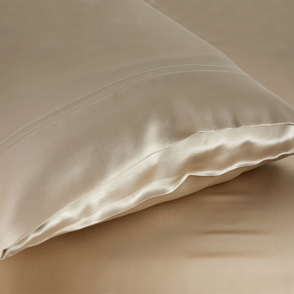 Valencia 100% Mulberry Silk Pillowcase 22mm | Highland Feather